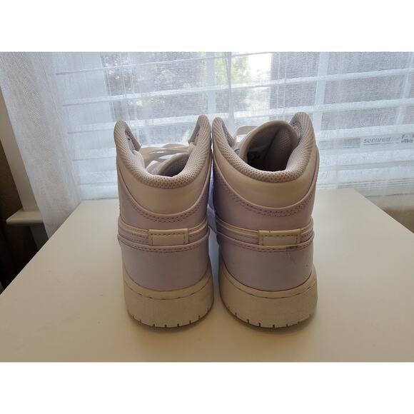 Nike Air Jordan 1 Mid GS 5Y White Lilac Purple Women 6.5 Youth Sneakers - Picture 4 of 9